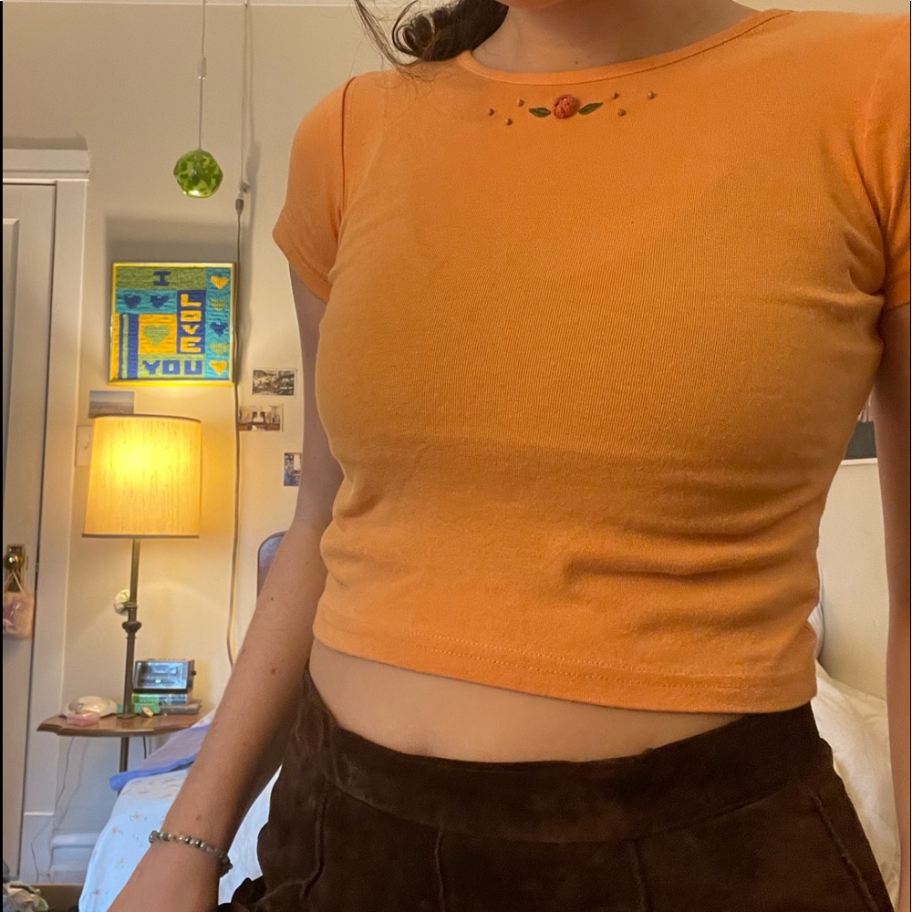 y2k orange flower top! 🌞🌻🍂🍑🥮!